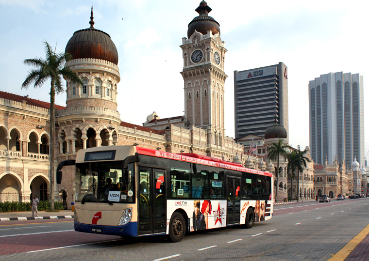 A RapidKL bus in Dataran Merdeka.