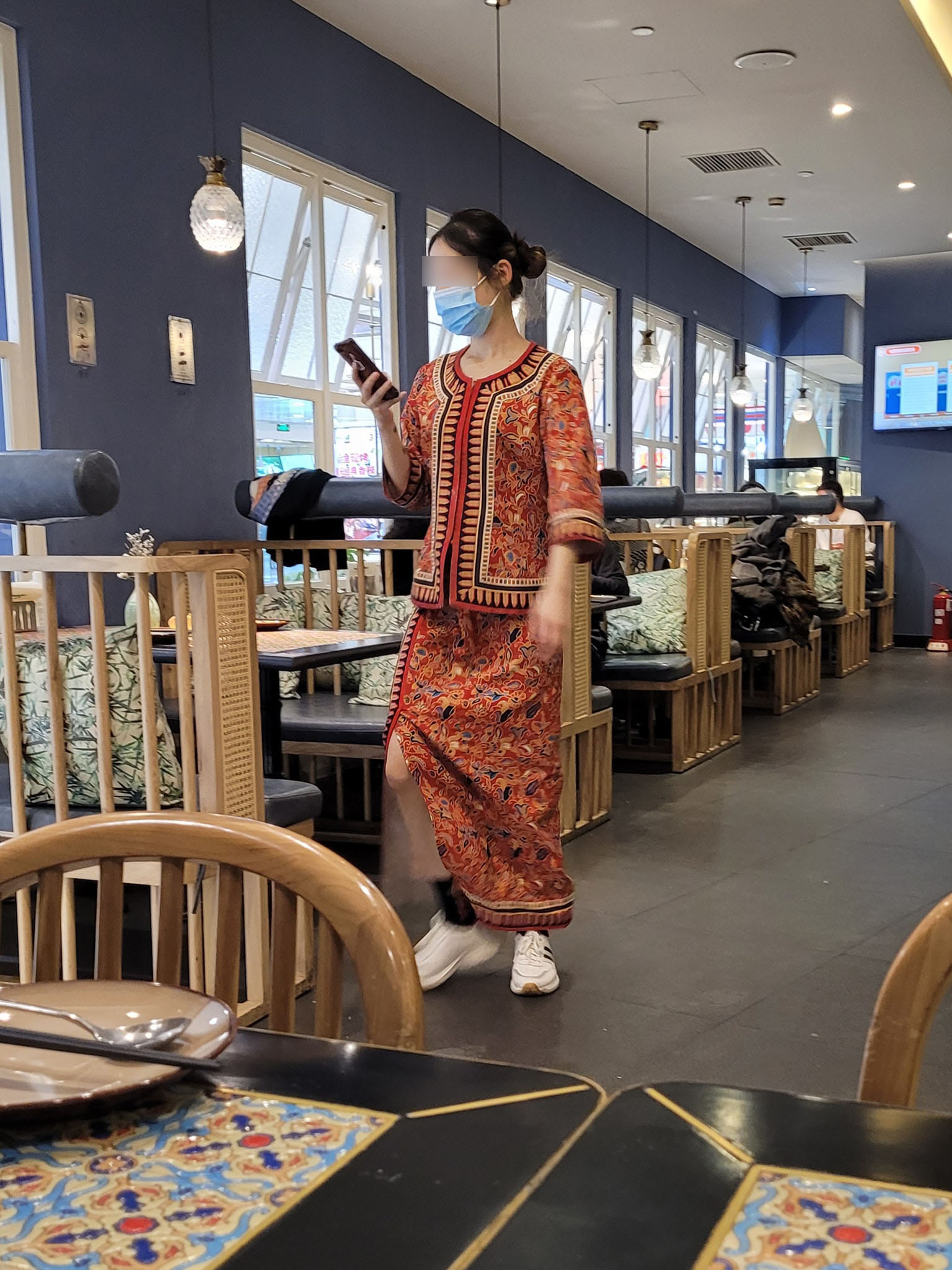 The restaurant waitresses can be seen wearing uniforms similar to ones issued to Singapore Airlines stewardesses. Source: Arthur Pang