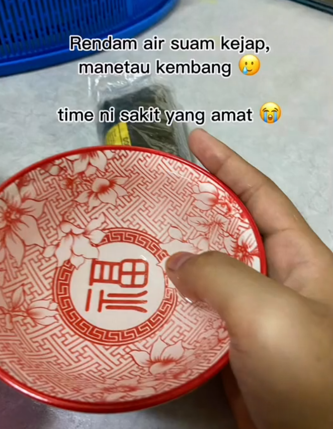 Shaa explained that she had been washing a bowl when a piece of dried bihun noodle pierced underneath her nail. Source: sweetsecrettt21