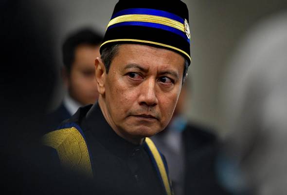 Dewan Rakyat speaker Tan Sri Azhar Azizan Harun said MPs do not need his permission to attend Dewan Rakyat sittings. Image credit: Astro Awani