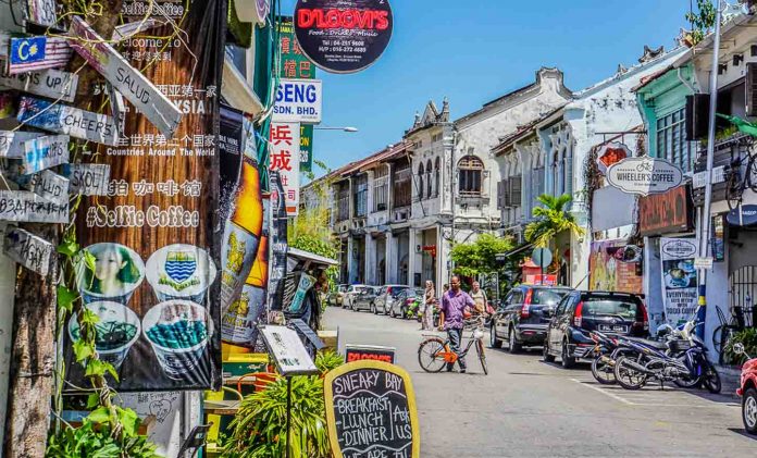 A scenic street in Penang.