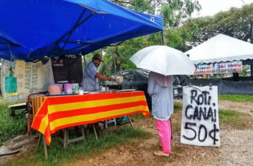 Mr Rohaizan's 50 sen roti canai stall.