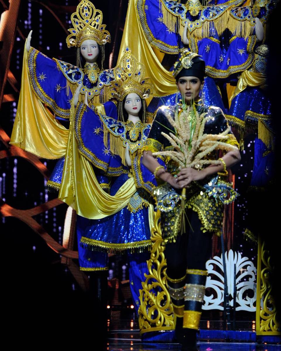 The Ulek Mayang costume taking centerstage.