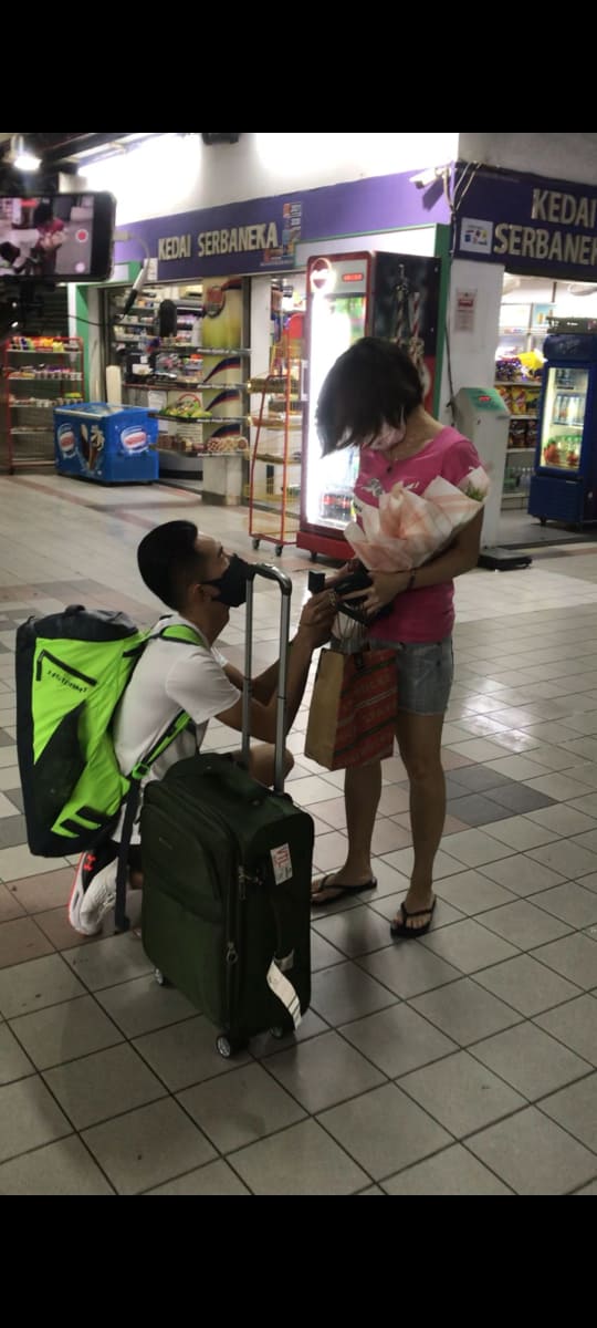 After 655 days, Mr Tomken Wong proposed to his girlfriend at the JB bus interchange.