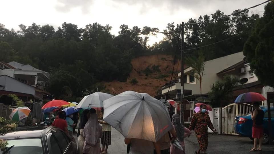 Devastating landslides struck Taman Bukit Permai 2 in Ampang, Source: Jabatan Bomba & Penyelamat Malaysia (Fire & Rescue Department of Malaysia)