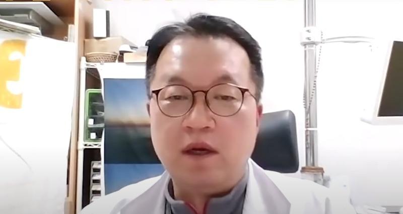 South Korean physician Ma Sang-hyuk claims that those who have yet to contract COVID-19 have 'interpersonal problems'. Source: Yahoo! News