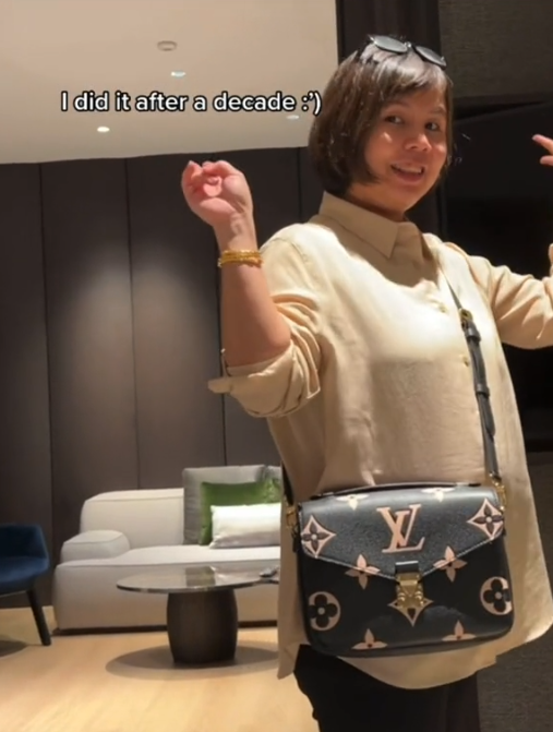 Chen surprised her mother with her dream LV bag after reaching a point of financial security after 10 years. Source: minxchen_