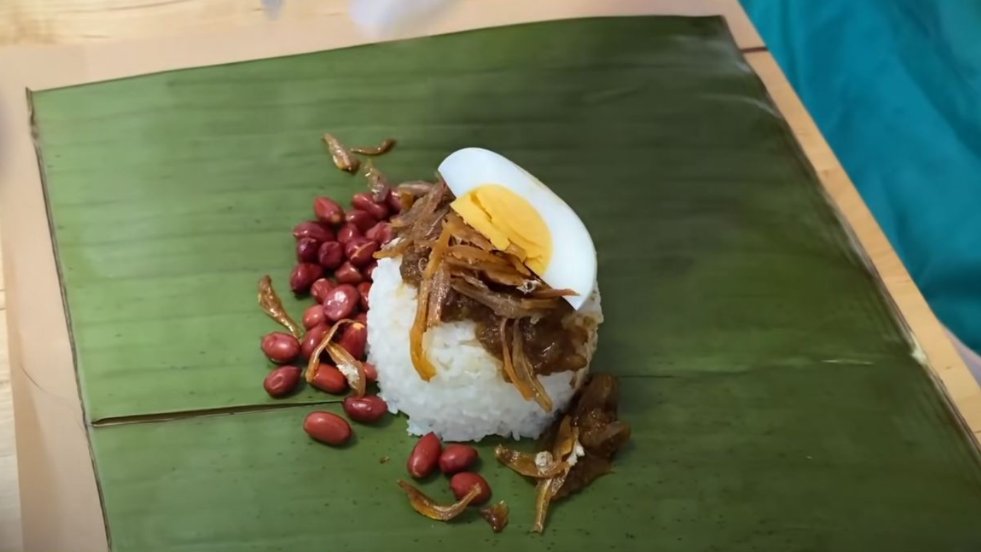 Japanese couple distributes homemade nasi lemak in Hong Kong for ...