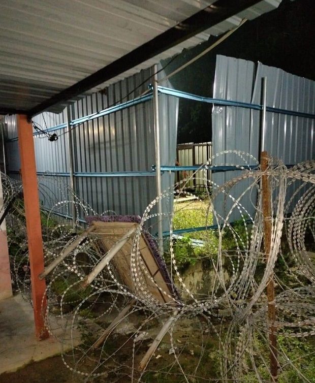 As many as 500 detainees were said to have escaped, with 10 dying after being struck by oncoming vehicles. Inside information suggests that 229 have been recaptured. Image credit: The Star