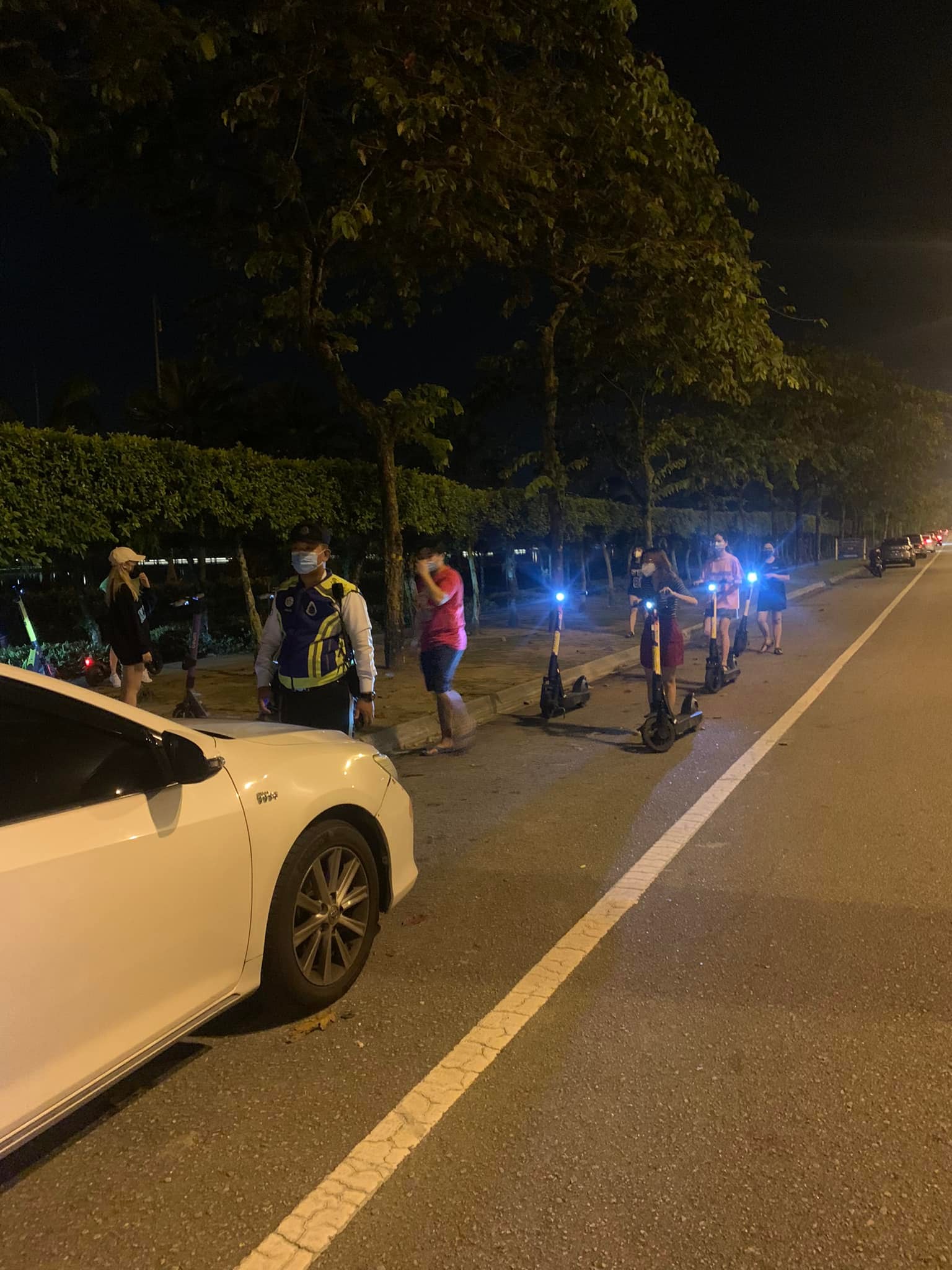 E-scooter riders in Cyberjaya were issued warnings by the traffic police. Source: Trafik IPD Sepang