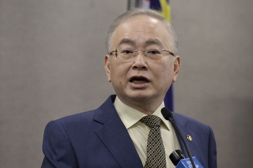 Transport minister Datuk Dr Wee Ka Siong has announced that e-scooters are prohibited from public roads. Image credits: Malay Mail