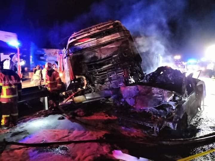 5 people were burnt to death in a horrific accident that occurred along the North-South Expressway. Image credit: Inforoadblock