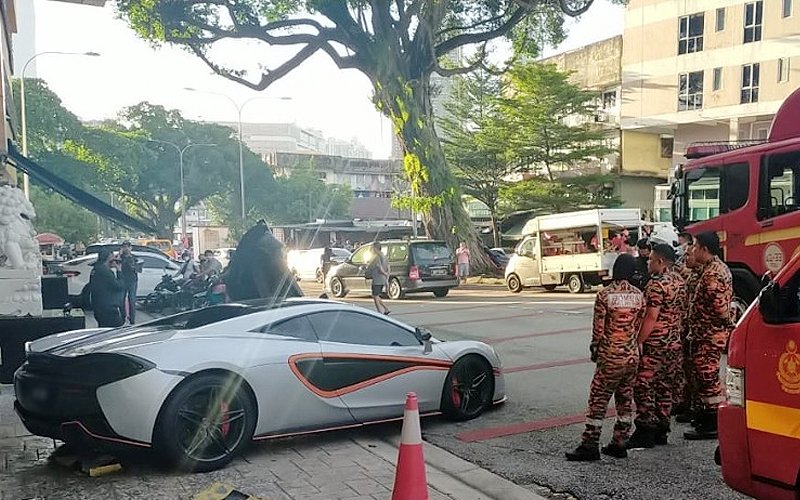 A 28-year-old man from Klang was found dead in the driver's seat of a McLaren sportscar. Image credit: FMT