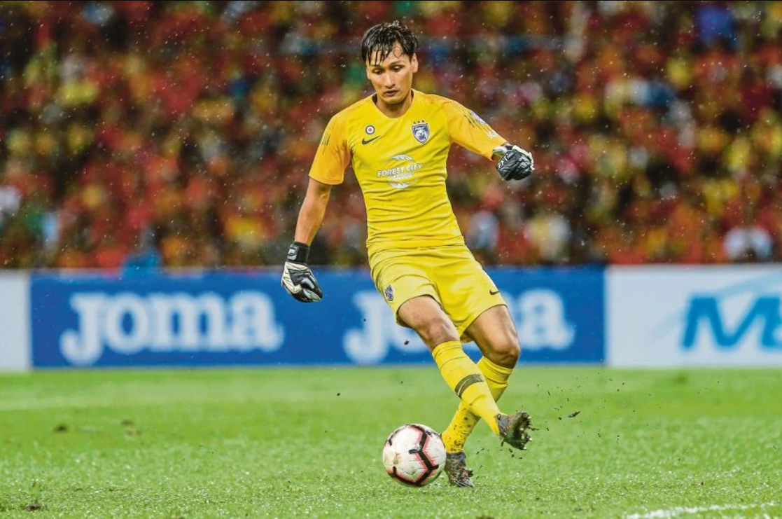 Fans have been urged not to blame national goalkeeper Farizal Marlias for the team's loss. Image credit: NST