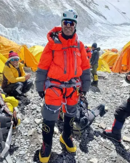 64-year-old Elanghovan Nachiamuthu becomes the oldest Malaysian to reach the Everest summit. Image credit: BERNAMA