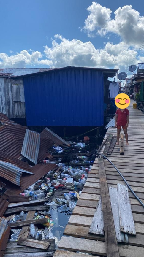 Local TV host Hazeman Huzir shares how a lack of access to education has led to littering habits among villagers in Sabah. Image credit: hazemanhuzir