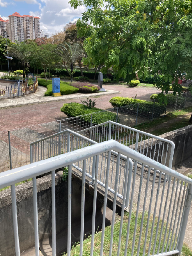 The entrance leading towards the park from the pedestrian bridge was fenced up. Image credit: fazleyff