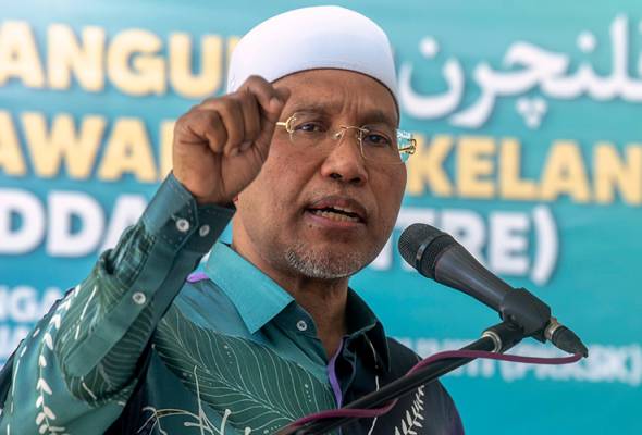 Prime Minister's Department (Religious Affairs) Datuk Idris Ahmad has previously advised Muslims against attending the festival. Image credit: Astro Awani