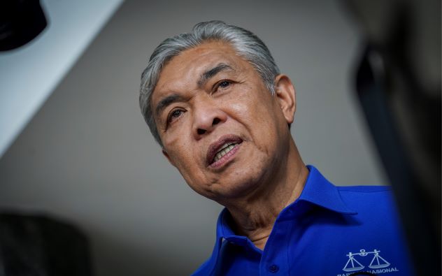 Then-defence minister Zahid has since denied all responsibility over the apparent failure of the LCS project. Image credit: Utusan Malaysia