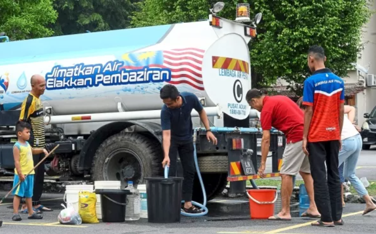 Klang Valley residents can expect water disruptions to occur today. Image credit: Borneo Today