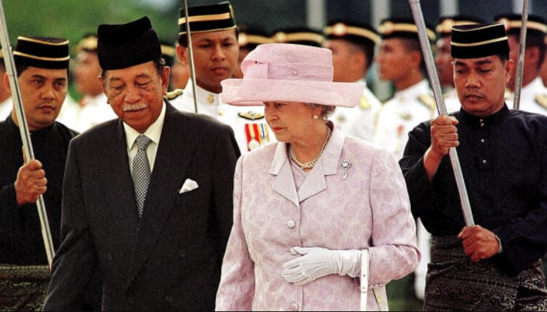 Queen Elizabeth II photographed in Malaysia in 1989. Image credit: CNN