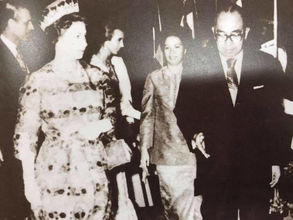 Former Prime Minister Tun Abdul Razak with Queen Elizabeth II at a state reception held in Kuala Lumpur in 1972. Image credit: Perdana Leadership Foundation