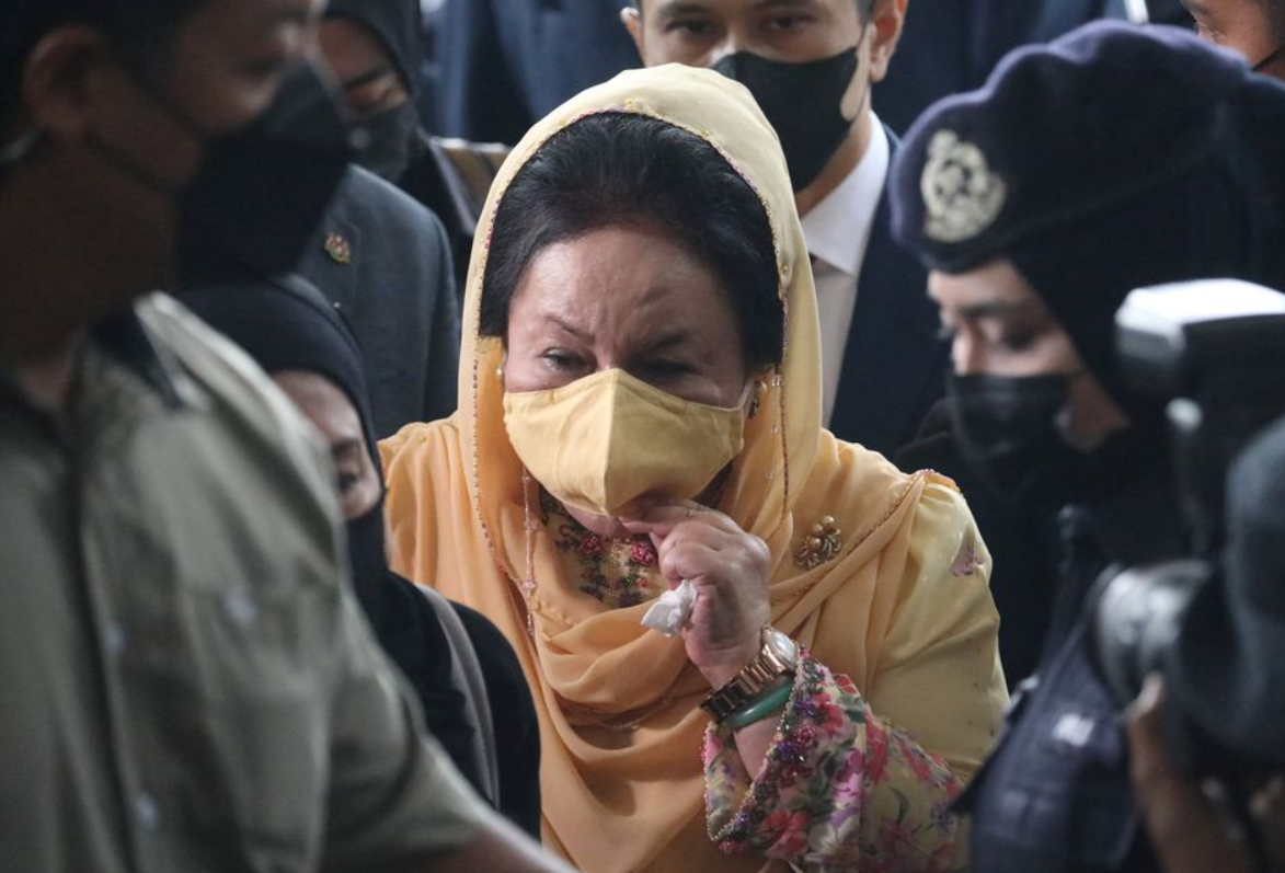 Rosmah broke down while addressing the judge after her verdict was announced. Image credit: Reuters