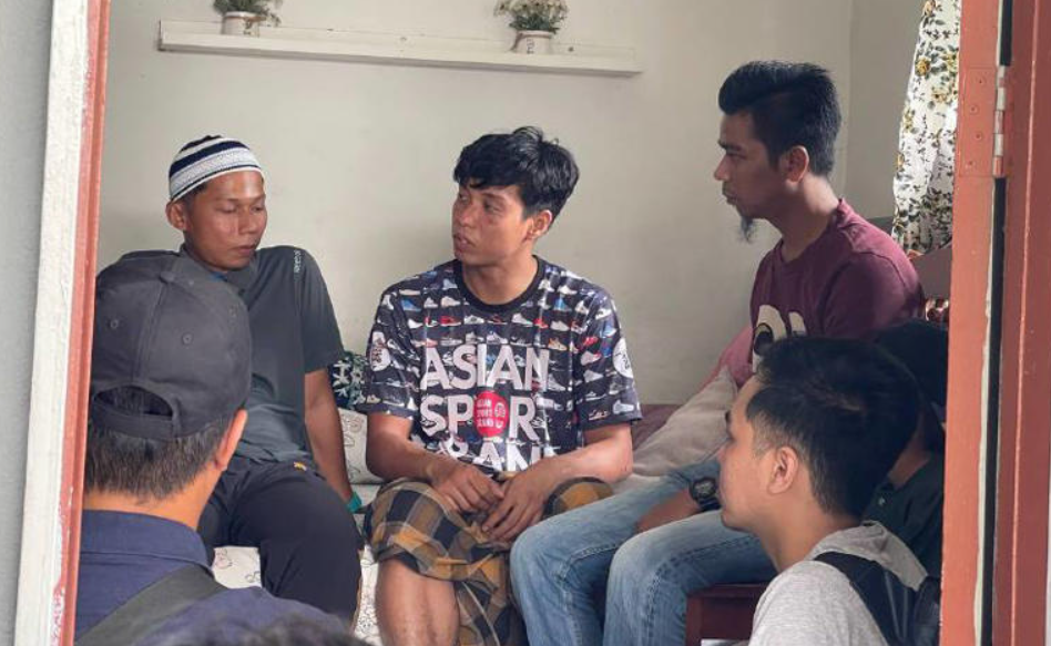 28-year-old Redzuan Jamil managed to escape, but his wife tragically died in the fire. Image credit: The New Straits Times