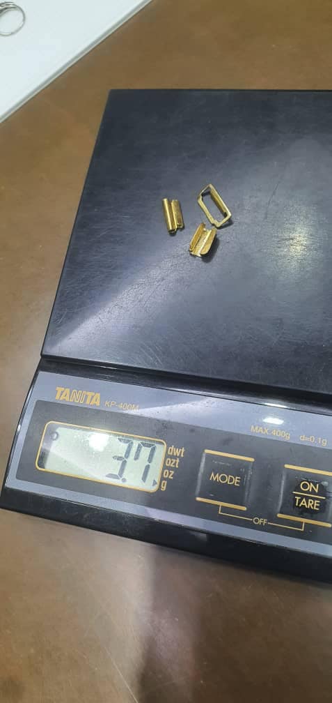 He managed to obtain another 3.7 grams of 750 gold. Image credit: Mohamad Kitartech