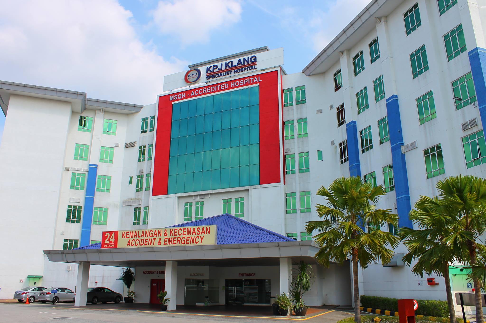 KPJ Healthcare has since issued a statement over the kolam incident and said that the men involved are suspended. Image credit: Smarter Health