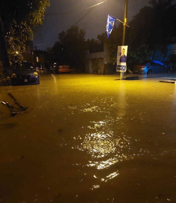 Flash floods strike Shah Alam and Klang.